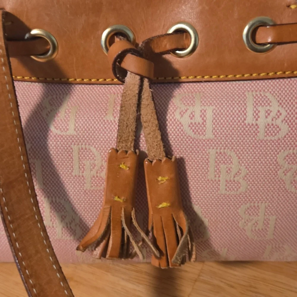 Dooney & Bourke Vintage 12x7 Monogrammed Shoulder Bag      (#85) - Picture 7 of 12